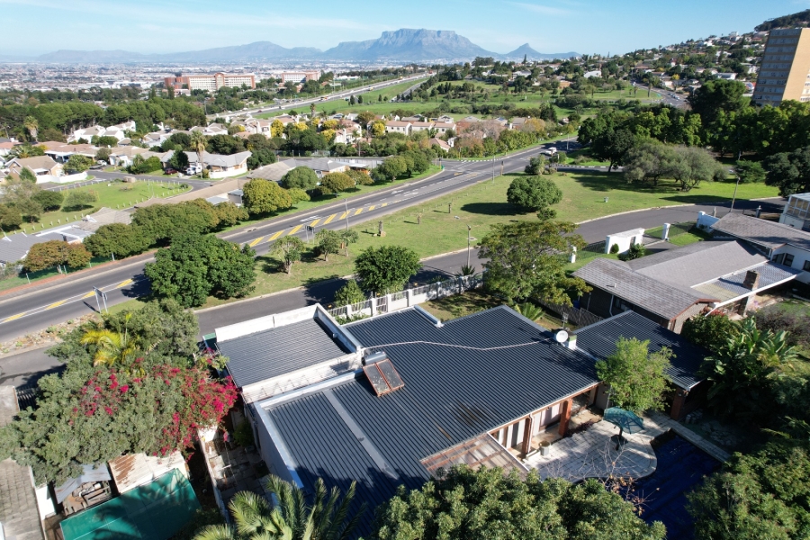 4 Bedroom Property for Sale in Loevenstein Western Cape